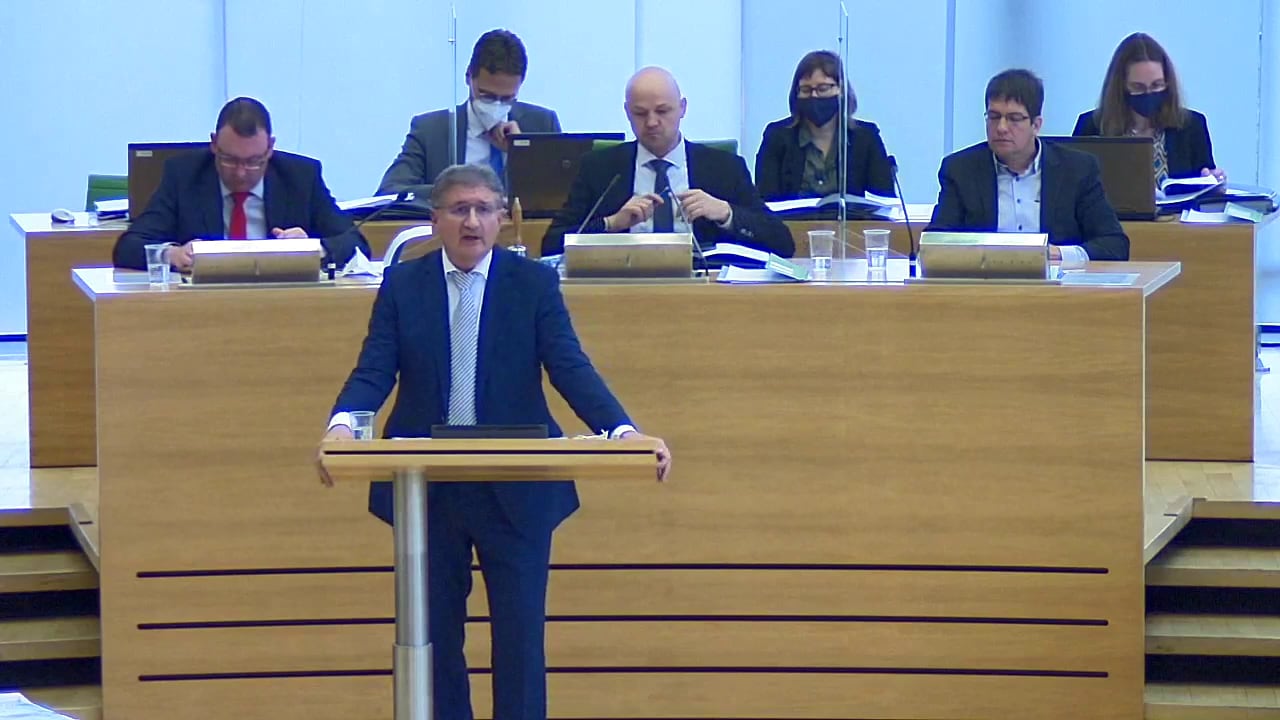 Staatssekretär Thomas Popp spricht im Sächsischen Landtag