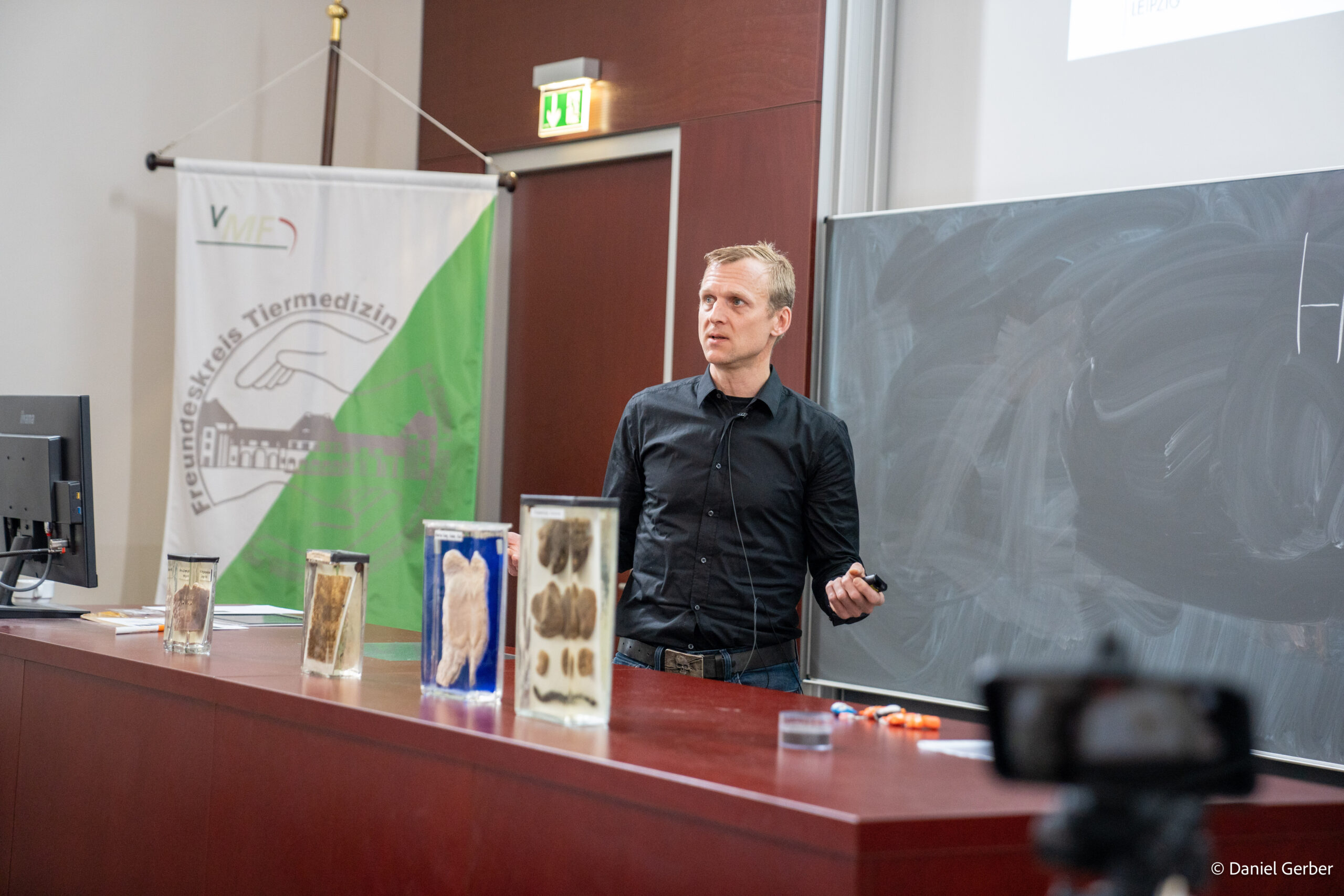 Prof. Dr. Ulrich (Uni Leipzig) zu ansteckende Erkrankungen vom Wildsäugertier zum
Menschen